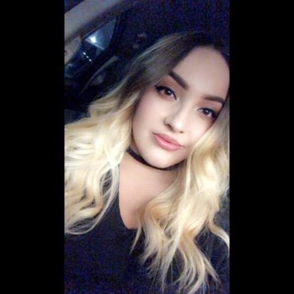 Meet your Posher, Roberta - Picture 1 of 1